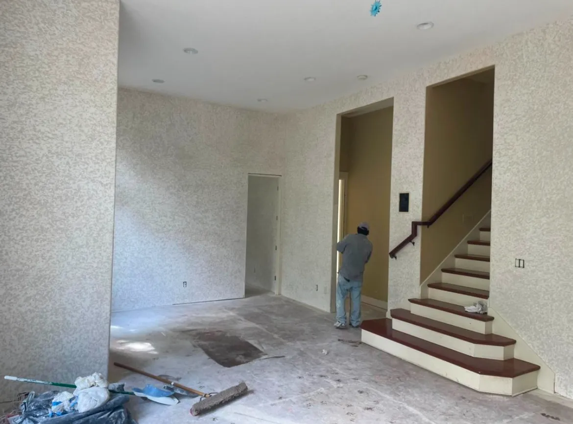 Knockdown texture application on walls and ceiling